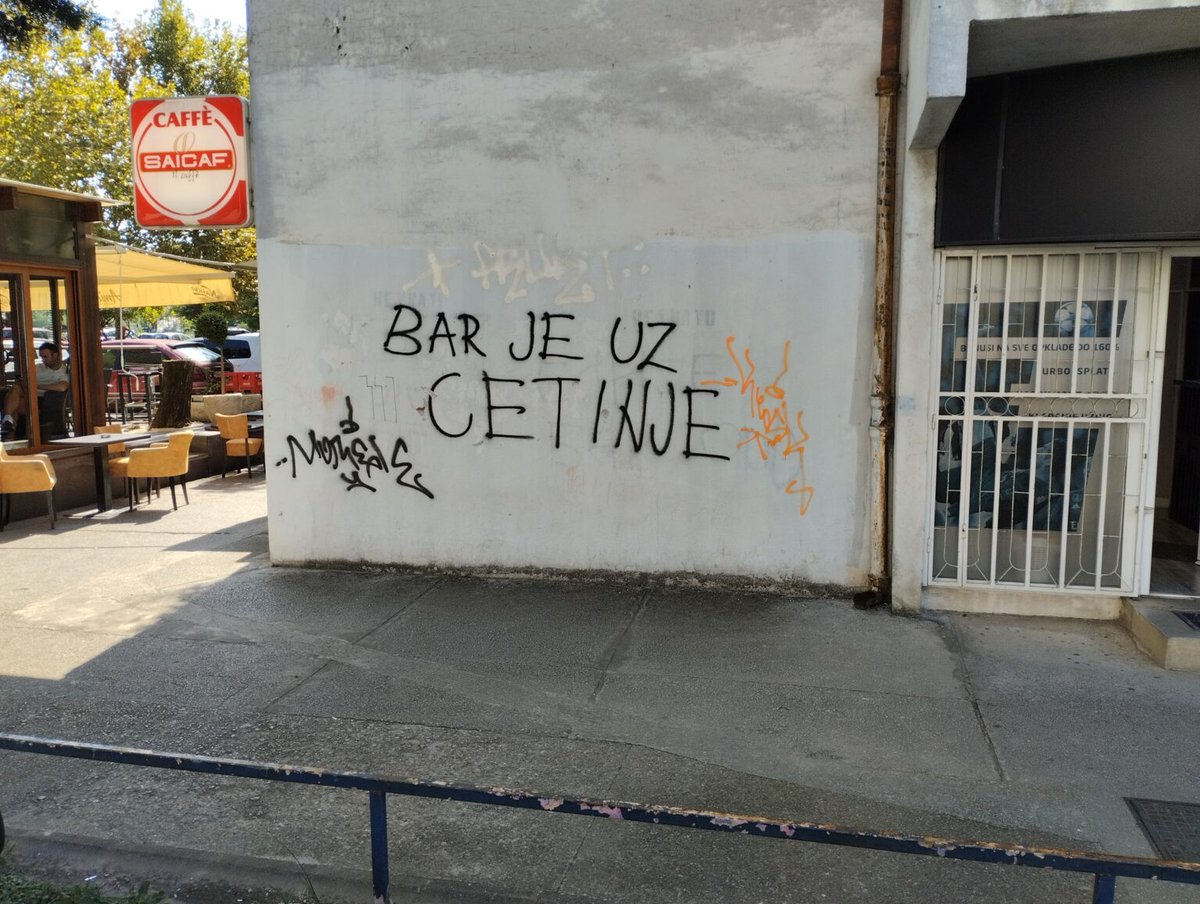 ObserwatorMiedz's tweet image. "Bywsze miasto"
Do Czarnogóry zapraszamy wraz z @AdamMiklasz!
#Czarnogóra #Cetynia #Bałkany #BałkanyZachodnie #historia #współczesność #reportaż
obserwatormiedzynarodowy.pl/2023/10/22/byw…