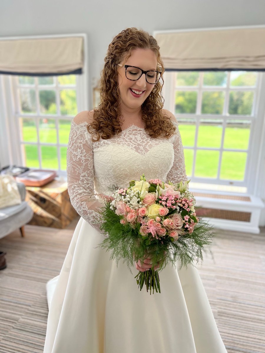 SARAH

Natural Glam for beautiful Sarah on her big day at @Warbrook House last weekend.  

It was really important to Sarah that she still looked and felt like herself:  the very best version for her big day!

PERFECT!