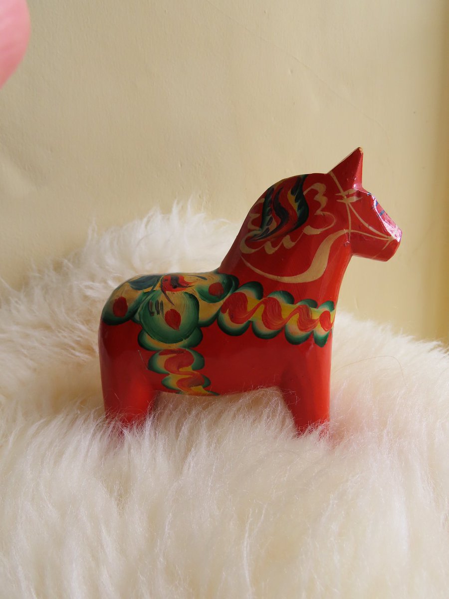 Good Evening #womaninbizhour soon galloping into our Etsy shop tuppenceandseahorse.etsy.com #dalahorse #christmas