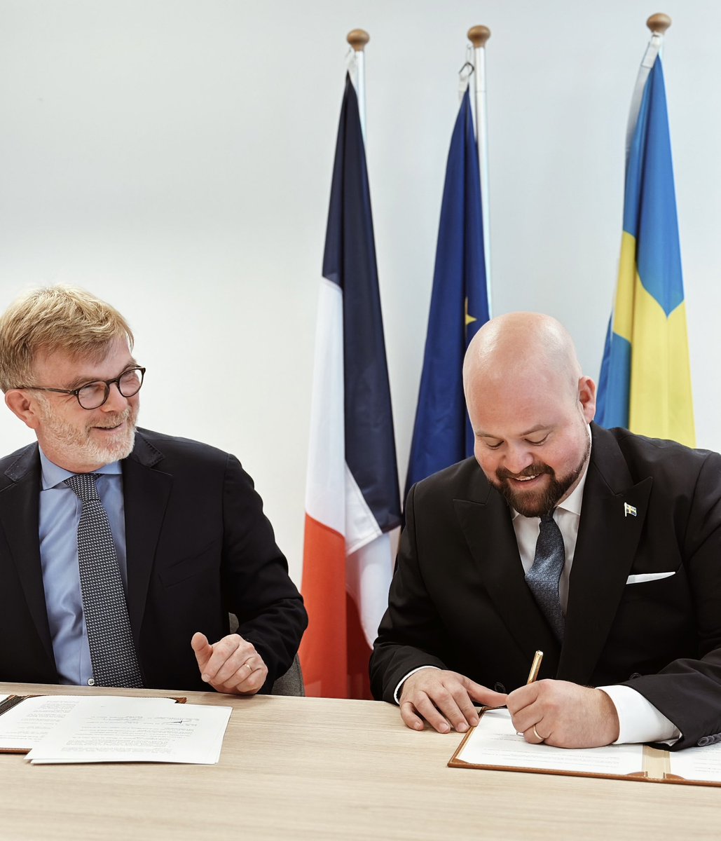Samarbetsavtal undertecknat mellan 🇸🇪🇫🇷 om hållbart och konkurrenskraftigt skogsbruk. Det svenska skogsbruket ska inte begränsas, utan fullt ut bidra till att uppnå klimatmålen - skapa jobb och tillväxt. Detta ger oss bättre möjligheter att påverka framtida beslut i rätt riktning