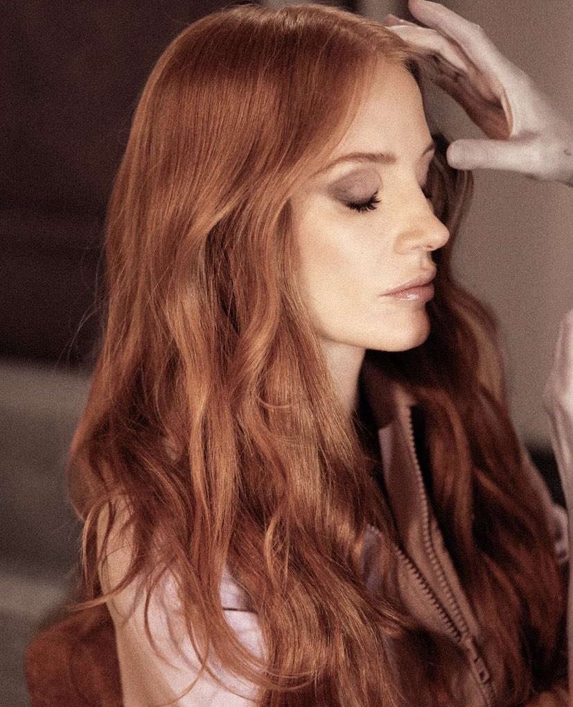 tinychastain's tweet photo. jessica chastain and her insane profile !!! nothing new 🧎🏻‍♀️ https://t.co/Q6FMcmdDzh