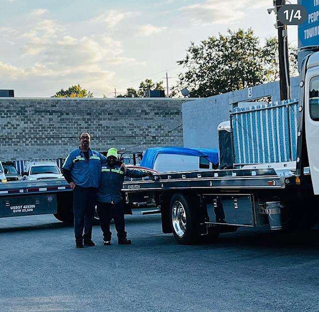 NicksTowingServ's tweet photo. Caught in the act of helping! Kudos to Jorge for taking the time to answer a question AJ had by taking a few minutes at the end of the day to show him in the yard. Jorge you're the best!!
#towfamily #nts #nickstowingservice #towlife #alwayslearningalwaysgrowing https://t.co/EkEVZ2tkEm