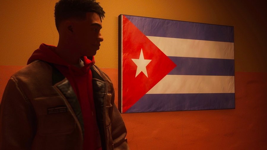 DaftHero's tweet photo. En Spiderman 2, Miles tiene una bandera de Cuba en su habitación para recordar su pais de origen.

El personaje es de Puerto rico. https://t.co/db0SiUBwYK