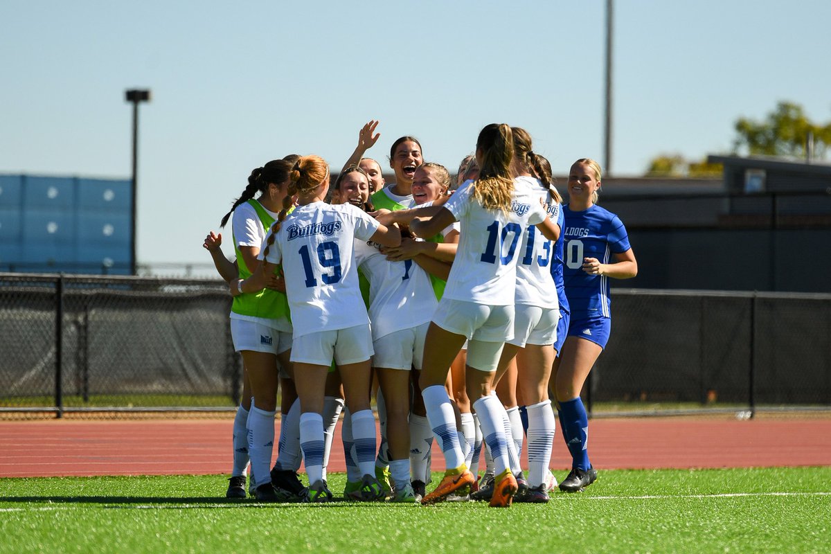 Drake Women's Soccer tweet media