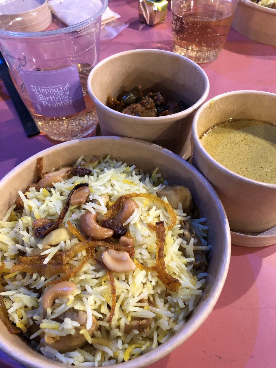 Stef_Jenya's tweet photo. お食事が、めちゃくちゃ美味しかったです！！

#PrabhasBirthdayCelebrations 
#PrabhasBirthdayJapan2023
#HBDRebelStarPrabhas
#プラバース
#Prabhas https://t.co/n1C1oVHIpI
