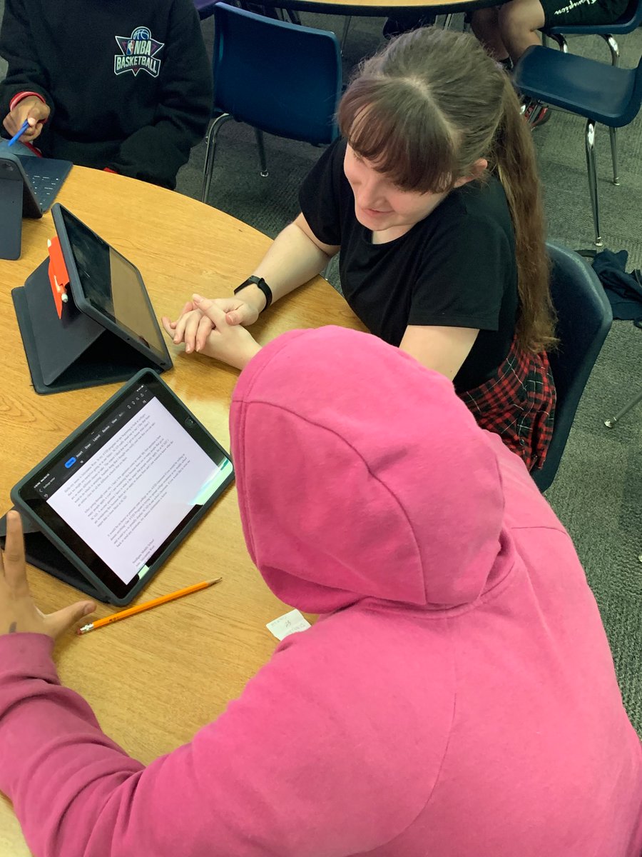 Look out colleges, our 8th graders are writing their first letters to you! Love the excitement in the students eyes and voices as they prepare to hit SEND! <a href="/AVID4College/">AVID</a> <a href="/NGMSgators/">Northgate Gators</a>