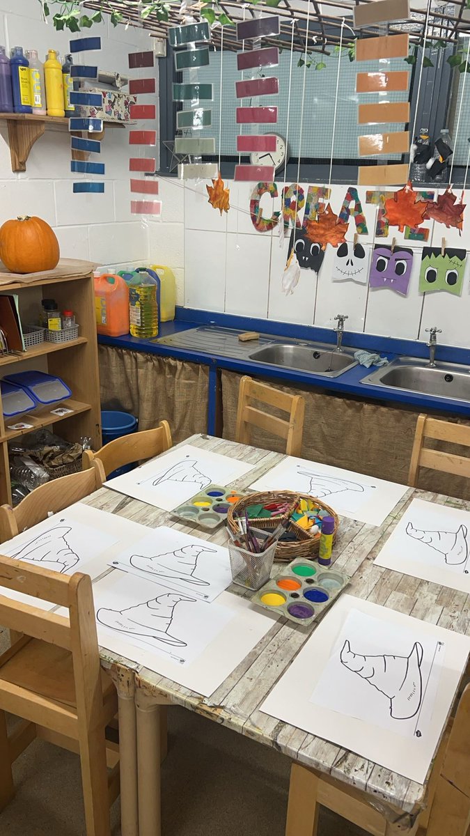 Could not wait to see how nursery react to their halloween themed environment 🎃👻@thePA_CT <a href="/HoSHeathfield/">HoS@Heathfield</a> @heathfld