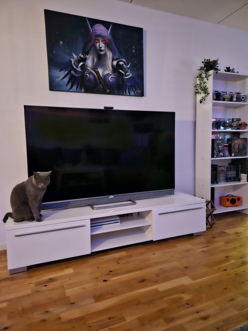 I just spent all day fixing my living room, building some new stuff but omg I am soooo happy how it turned