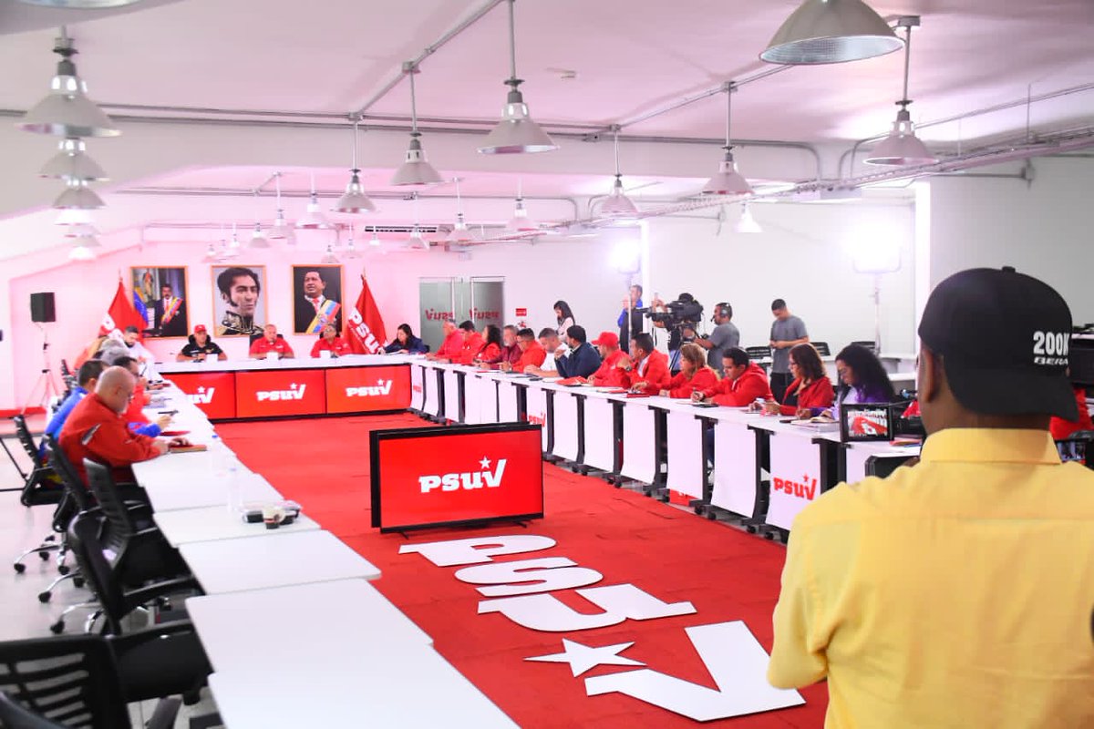 "El pueblo sabe que no instalaron todos los centros, quienes han pedido elecciones libres y transparentes, hacen un mamotreto que no es transparente ni verificable. De los resultados digan el número que quieran, esos 600 mil votos son el resultado final ¡Es un fraude que atenta