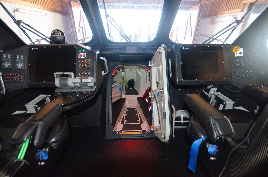 Our Exmouth RNLI Shannon Class Lifeboat uses similar Systems & Information Management System (SIMS) technology as that of the Tamar class lifeboat so crew members operate the boat's systems collaboratively without leaving their seats. #rnli @RNLI More : zurl.co/Tgh2