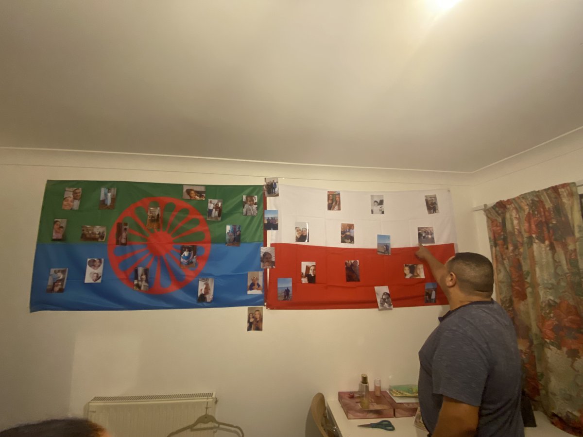Nadszedł ten moment (tzn. już jakiś czas temu, ale teraz trafia na tutaj)👉poszukuję dwóch post-doków i stypendystę! 
Szczegóły pod linkiem: migracje.uw.edu.pl/praca/
Polecam się oraz pracę w <a href="/CMR_Warsaw/">CMR_Warsaw</a>. 
Myślę, że będzie ciekawie! Na zachętę fotka z wyjazdu badawczego do Anglii!