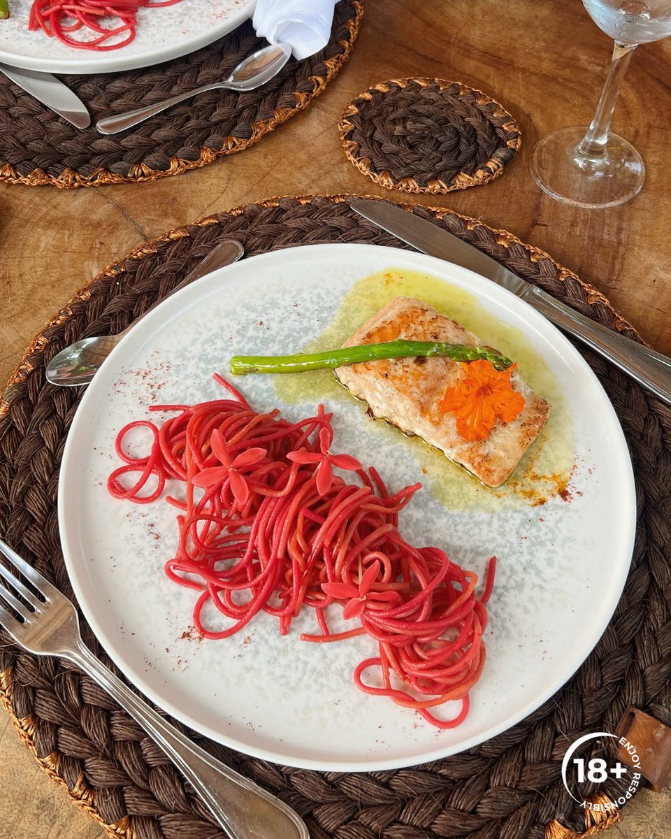 bossemischke's tweet photo. The food here is absolutely incredible and we've embarked on a culinary adventure that's as vibrant as the culture itself. 

#CoronaIsland #ThisIsLiving #Ad