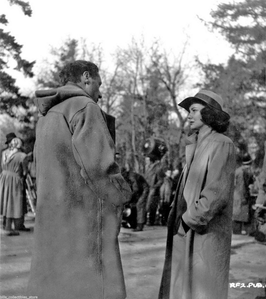ThirdManMuseum's tweet image. 1948: Oct 22 until Dec 10: 75years ago principal photography in #Vienna.
Foto: Central Cemetery rehearsal by #CarolReed, #AlidaValli 
All original pictures on display in our museum❗
©courtesy #StudioCanal
#drittemanntour #orsonwelles #derdrittemann #postwar #filmnoir #filmmuseum