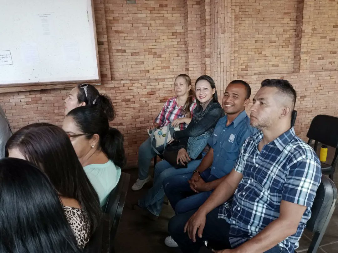JCaripe1's tweet photo. #23Oct23  ¡Entre las adversidades la Upel se crece!
Acompañando a las autoridades, Profesores y estudiante de nuestra Upel-Ipm en la celebración del Aniversario número 52 de nuestra Casa de Estudios. https://t.co/UtjdjcVqTH