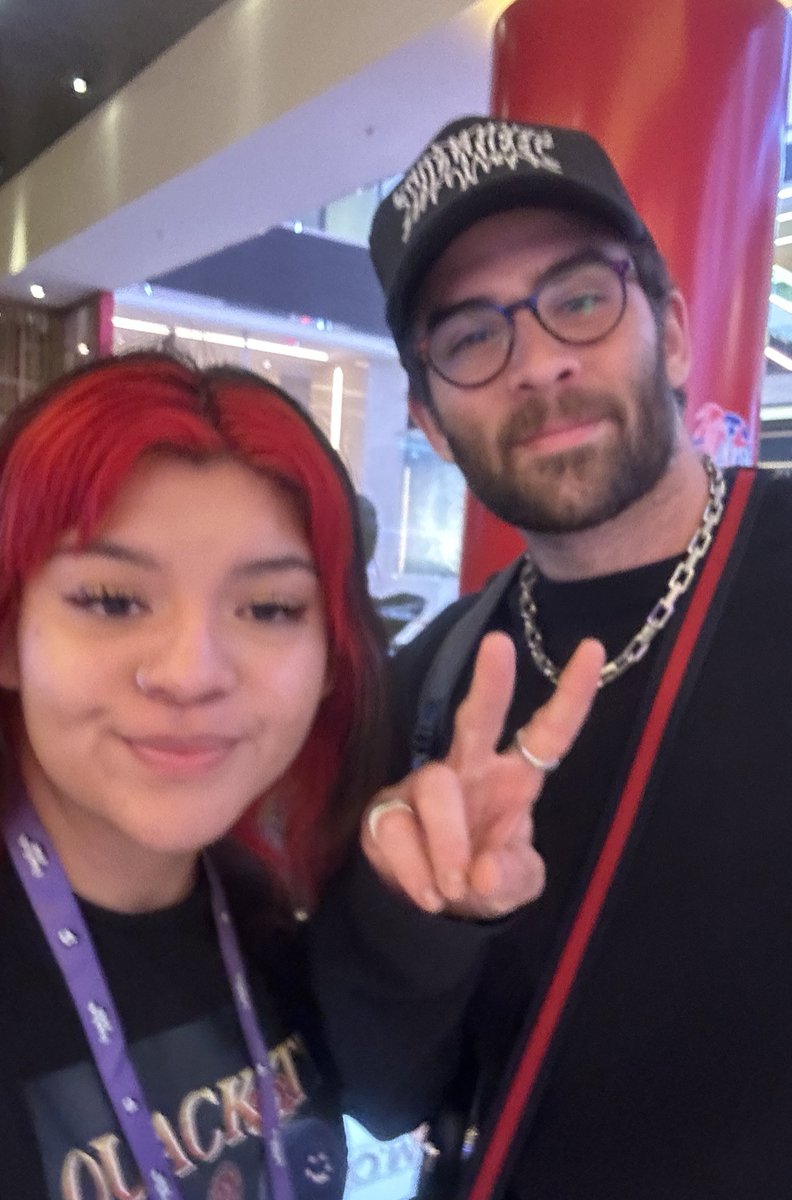 KarlaQuackity's tweet photo. Met Hasan! My phone said low quality @hasanthehun #hasan https://t.co/0pZKocYWiO