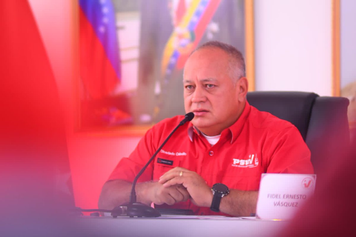 'Respeten a los 600 mil que votaron, que creyeron en eso y deberían partir de lo que realmente ocurrió', Diosdado Cabello a la oposición. @dcabellor #ElEsequiboEsVenezolano