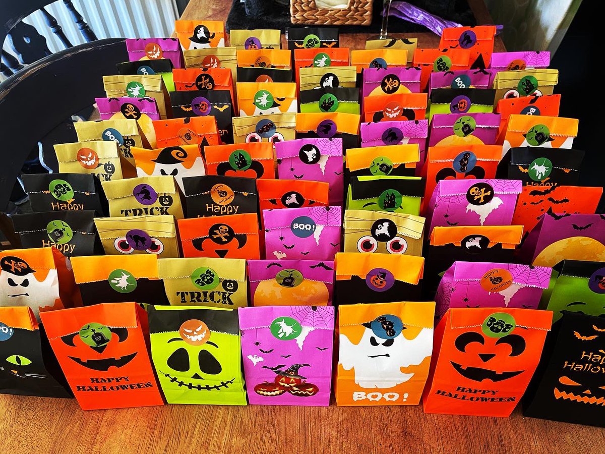 @Tesco Just love seeing all the cute little faces of excited kids! I’m prepared this year! #tescohalloween