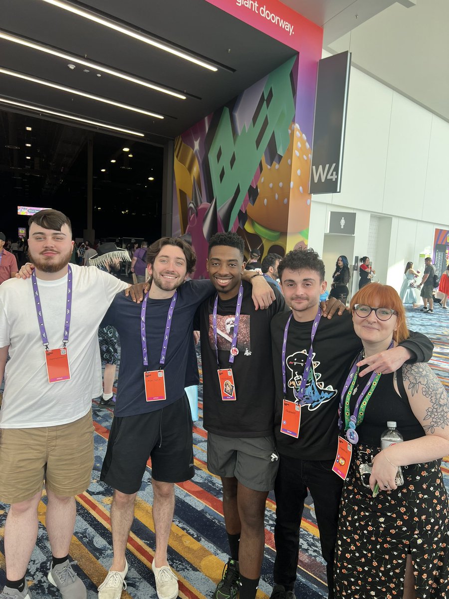 Met some pretty cool people who play that one hit 4v1 asymmetrical ...