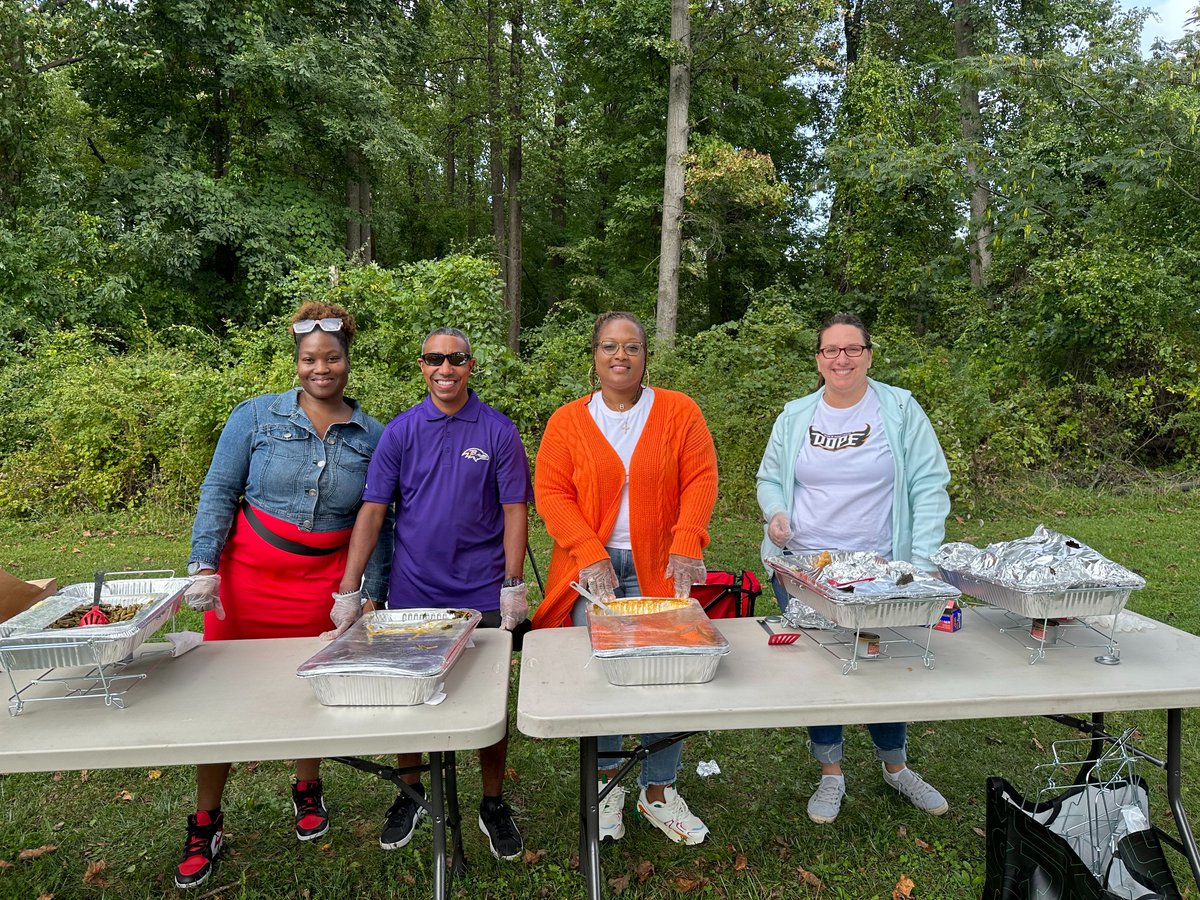 MarylandDJS's tweet image. DJS staff from the Baltimore City region and the Baltimore Juvenile Justice Center joined together for an afternoon of fun during the 2023 #EmployeeAppreciation Day. The celebration was full of great food, fun and laughter. #employeethanks #employeeawards bit.ly/3Mch6sq