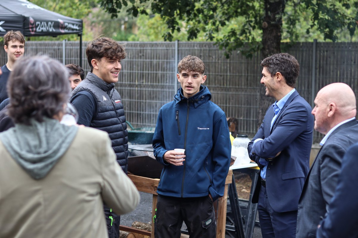 AurelienPradie's tweet photo. Journée de rencontres avec les présidents de @CMA461 et @CMA_Occitanie dans les entreprises et auprès de nos artisans lotois.

Les valeurs de l’artisanat et de l’apprentissage sont celles de notre pays. L’innovation est au cœur de l’évolution de leurs métiers. Une voie d’avenir. https://t.co/YqkALDppeS