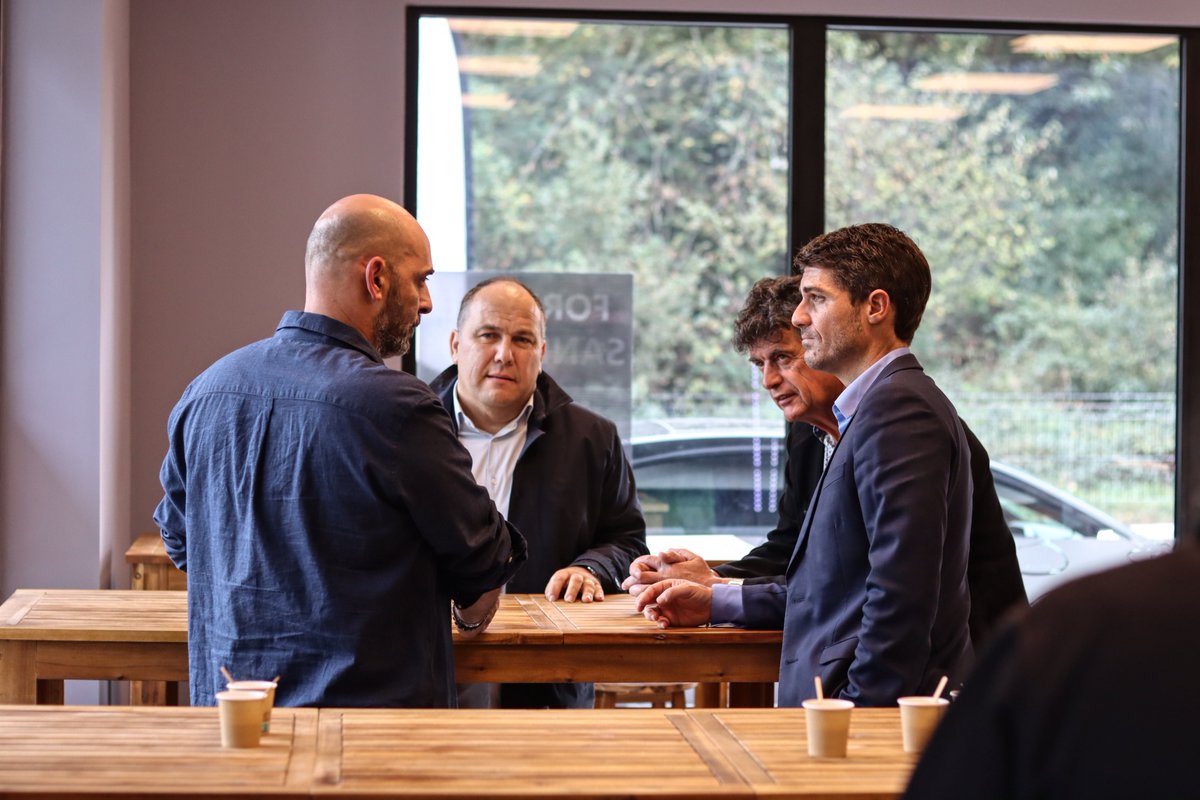 Journée de rencontres avec les présidents de <a href="/CMA461/">Chambre de Métiers et de l'Artisanat du LOT</a> et @CMA_Occitanie dans les entreprises et auprès de nos artisans lotois.

Les valeurs de l’artisanat et de l’apprentissage sont celles de notre pays. L’innovation est au cœur de l’évolution de leurs métiers. Une voie d’avenir.