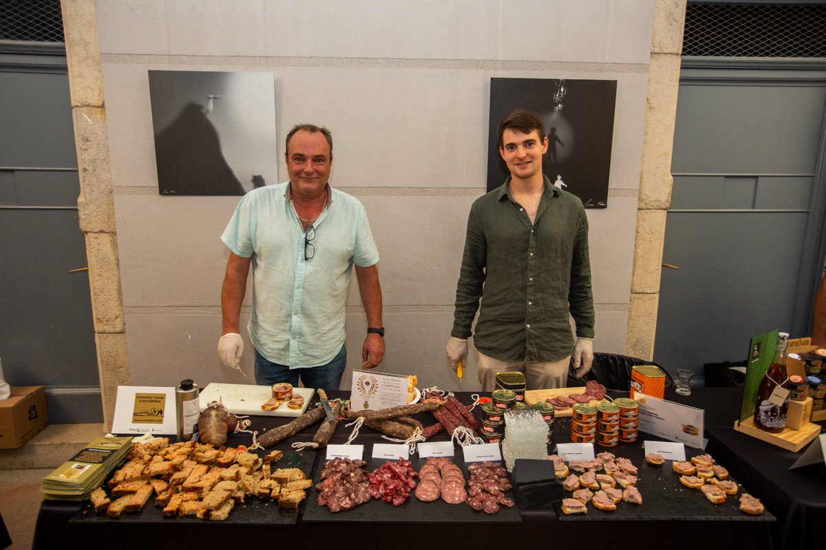 🥂🍴 Fa unes setmanes vam poder participar en la nit de l'hostaleria a Girona i deixar tastar els nostres productes. Una iniciativa de @gironaexcellent pels productors premiats amb aquest distintiu. Gràcies per convidar-nos i per venir a visitar-nos‼️