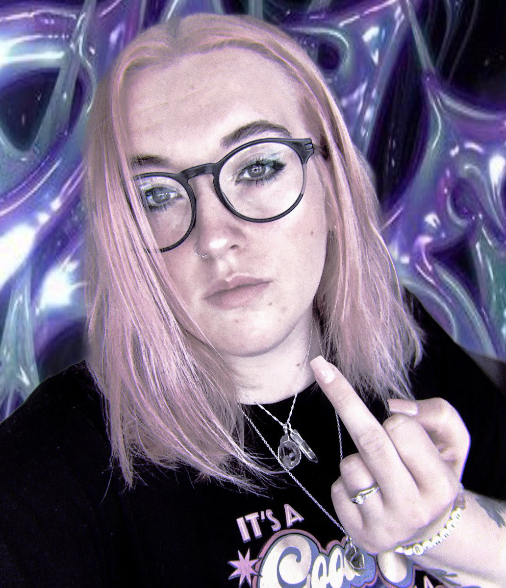 lilahrosexox's tweet photo. 3 subs broke, what other loser wants to come approach for a double domme session? dm me 😈
@G0ddess_Crystal 

Findom . https://t.co/LUiagK69Ba