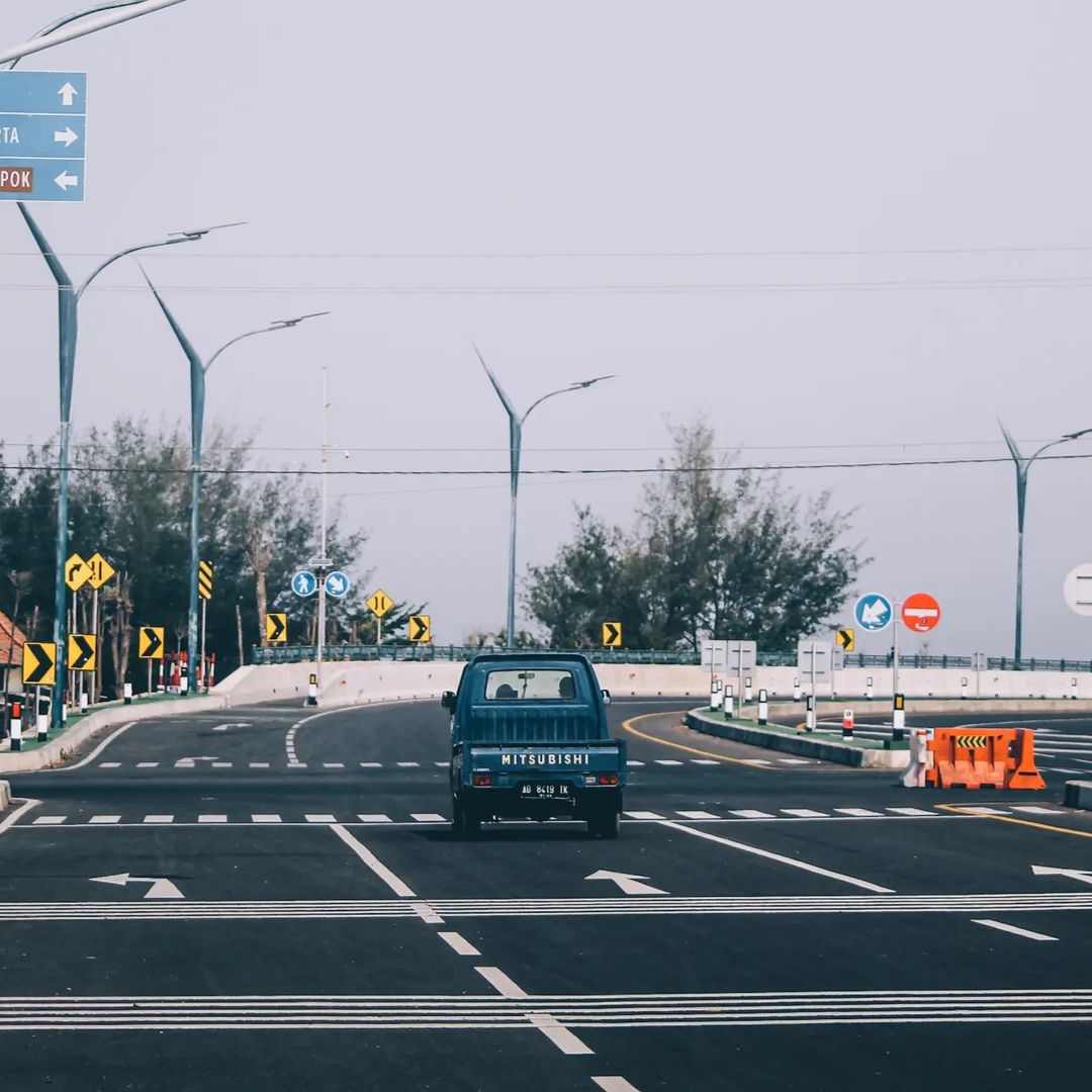 BlusukanBantul's tweet image. repost @hamsvibes
 Mitsubishi adalah salah satu dari sejumlah konglomerat besar asal Jepang yang ditargetkan untuk dibubarkan selama pendudukan Sekutu atas Jepang.
 
 Lokasi ini juga ada di Jepang tetapi Jepang Bagian Bantul wkwk.
 .
 .
 .
 #urbanstreetid
 #createcommune