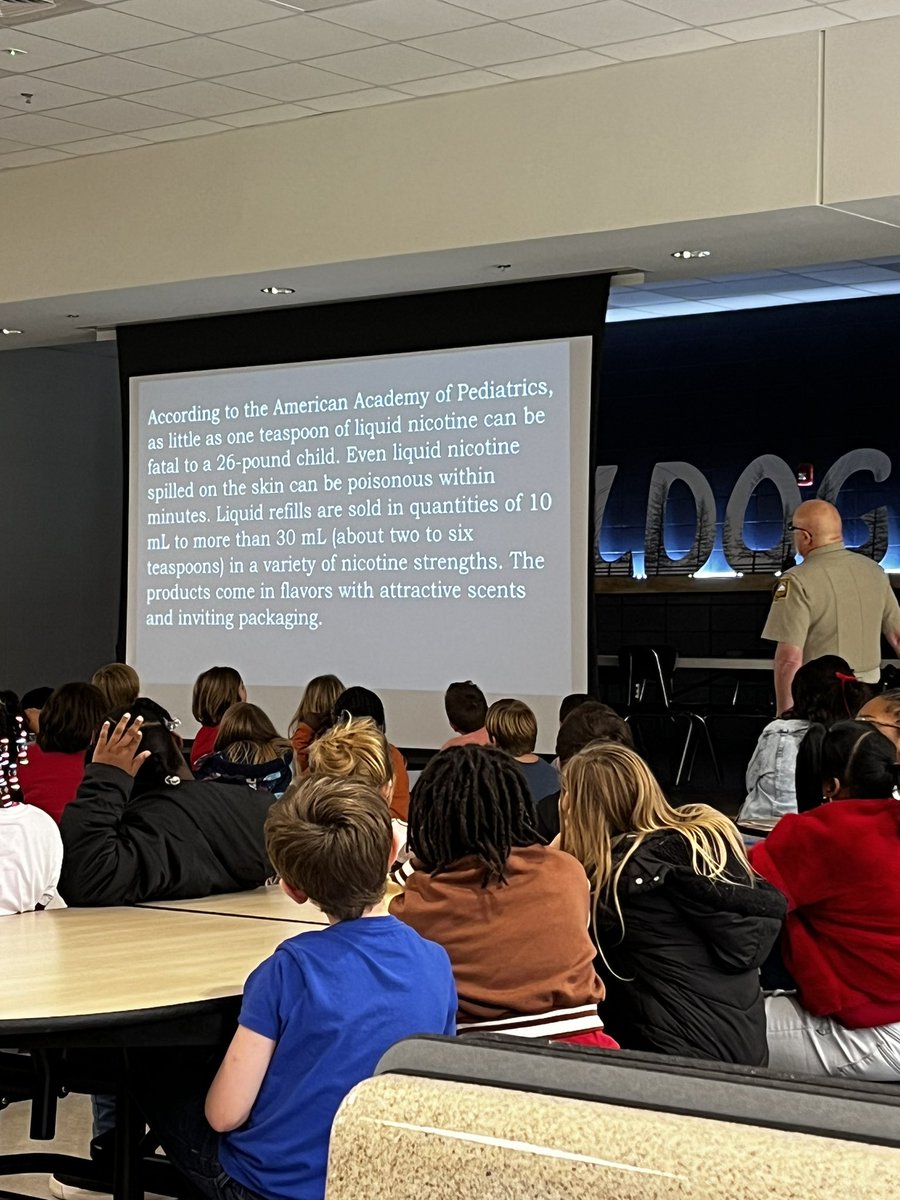 STownsendClass's tweet image. #SES4thgrade rallied in red today to kickoff Red Ribnon Week. Thank you to @DaveSro for our educational assembly.