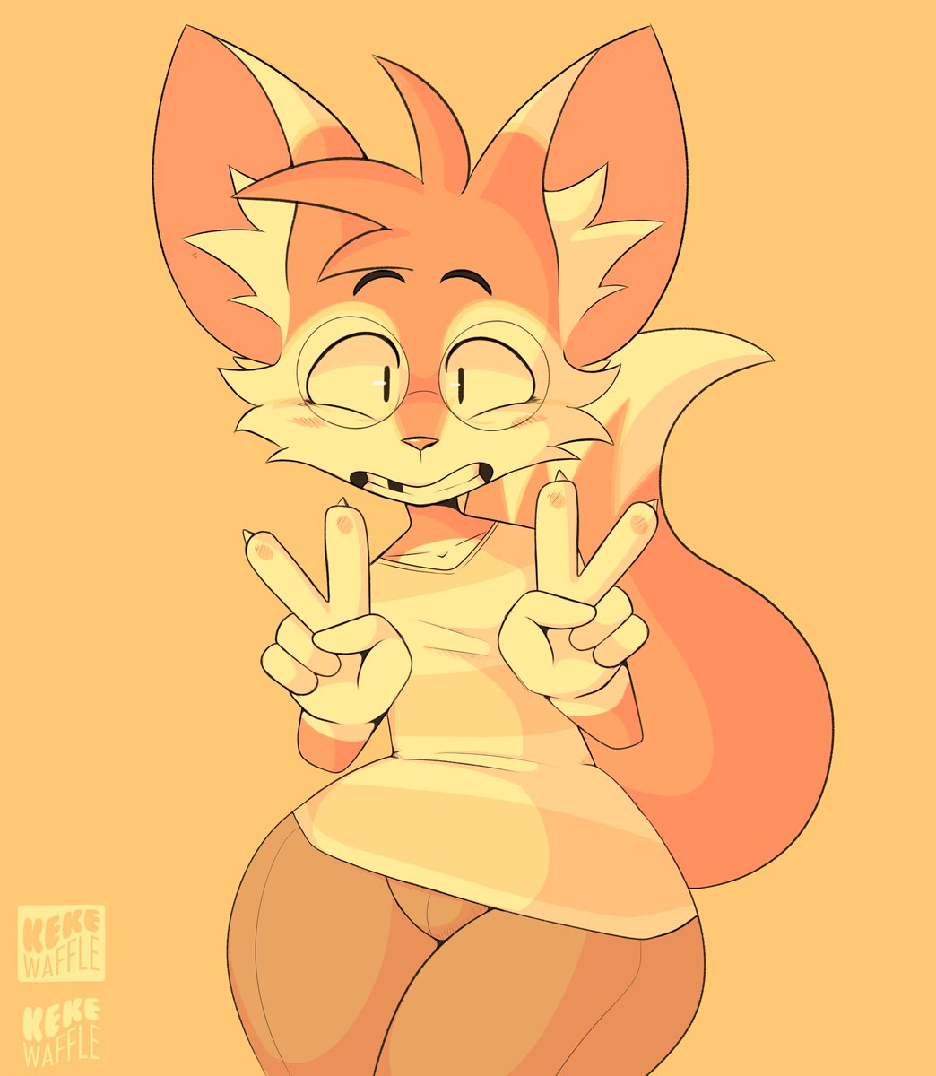I just realized I forgot to upload the first drawing of my Fennec fox here

✌🦊✌
