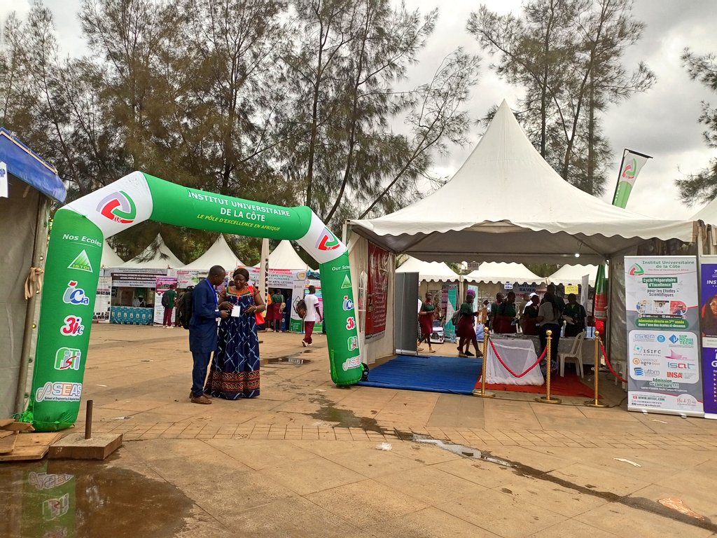 iucdouala's tweet image. Retrouvez l&apos;équipe de l&apos;@iucdouala au #SOAP2023.
Vous aurez la possibilité de :
➢ DIALOGUER avec des experts de l’orientation.
➢ RENCONTRER nos formations.
➢ PARTICIPER à un cycle de tables rondes sur les différentes filières d’études et les métiers.