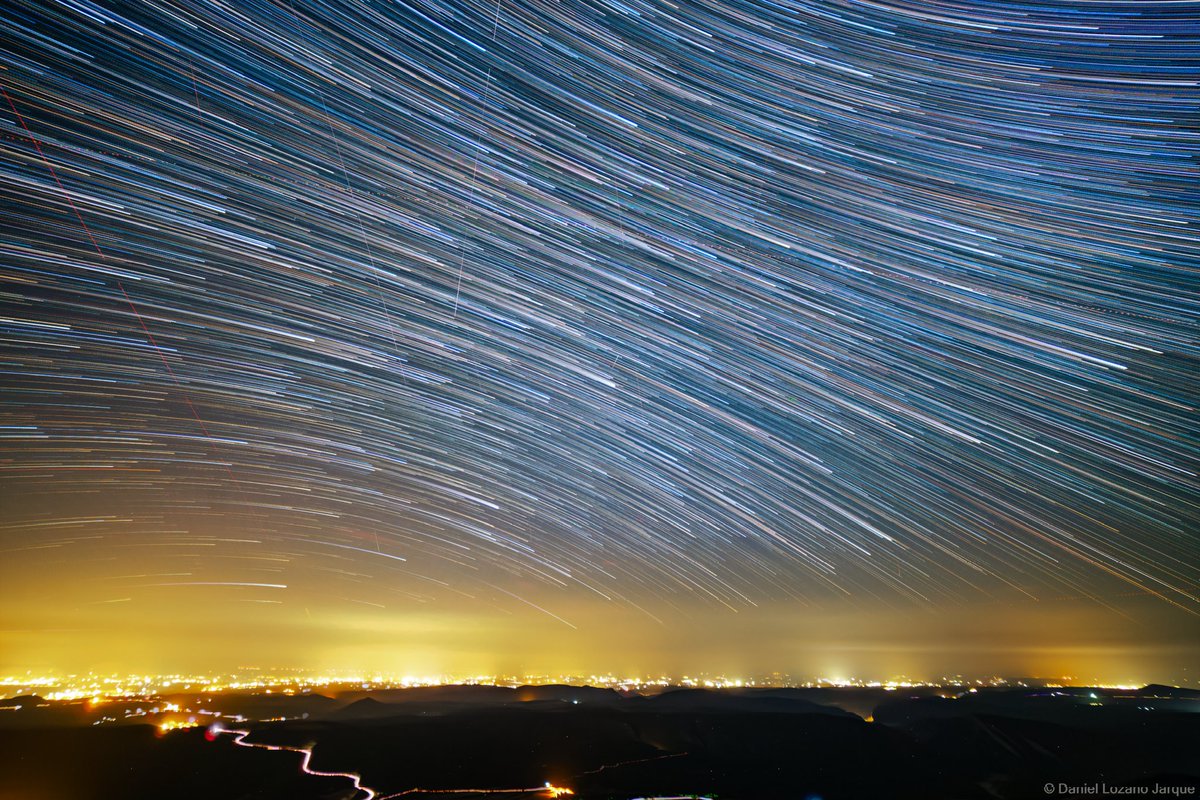 2023 summer's Perseid meteor shower &amp; star trails composite in Àger 🌠