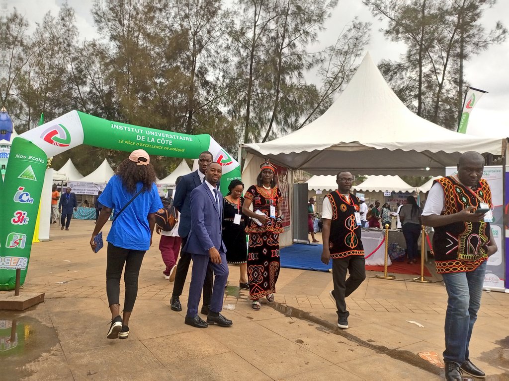 iucdouala's tweet image. Retrouvez l&apos;équipe de l&apos;@iucdouala au #SOAP2023.
Vous aurez la possibilité de :
➢ DIALOGUER avec des experts de l’orientation.
➢ RENCONTRER nos formations.
➢ PARTICIPER à un cycle de tables rondes sur les différentes filières d’études et les métiers.