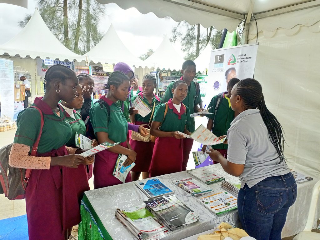 iucdouala's tweet image. Retrouvez l&apos;équipe de l&apos;@iucdouala au #SOAP2023.
Vous aurez la possibilité de :
➢ DIALOGUER avec des experts de l’orientation.
➢ RENCONTRER nos formations.
➢ PARTICIPER à un cycle de tables rondes sur les différentes filières d’études et les métiers.