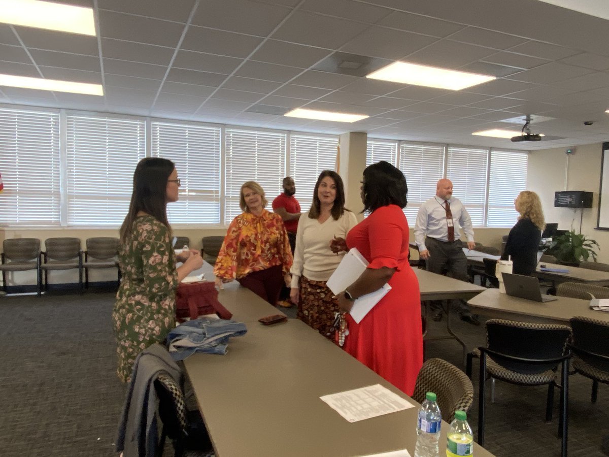 Collaboration at its finest during Sylacauga City Schools @AlabamaMTSS meeting! 🤩 Intentional discussions on the  connection between implementation science & strong Tier I instruction. Powerful conversations & sharing! @AlabamaAchieves @Meller33Mimi @jrosato1972 @mrsj_green