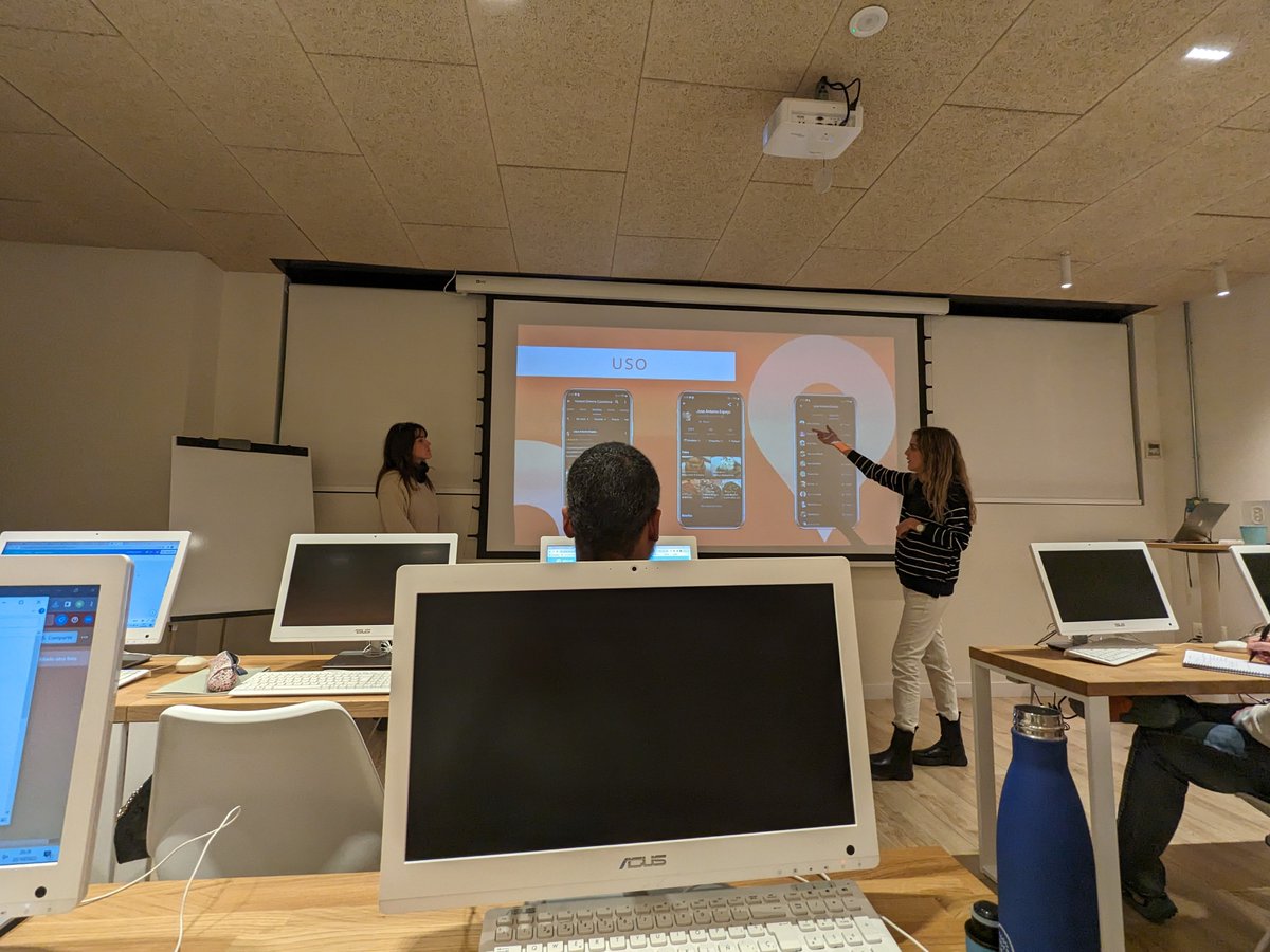 ¿Puedo sacar provecho a las recomendaciones de mis sitios fav (o no)? Hoy el super team de <a href="/atramarta_/">Marta Perrinó</a> &amp; <a href="/anitaiglesias_/">Ana Iglesias</a> nos hablan de la app Local Guides📍y su sistema fantasy de puntos 💯 con los que te puedes sacar premios por subir una imagen o recomendación en Google Maps 🔝