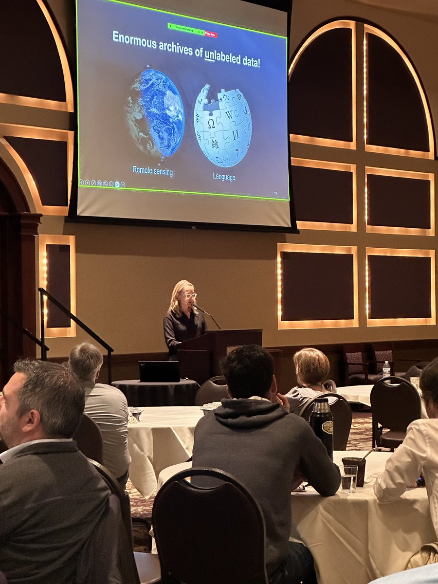 🙌🏼Super exciting talk from Hannah Kerner!
 #DA3Symposium