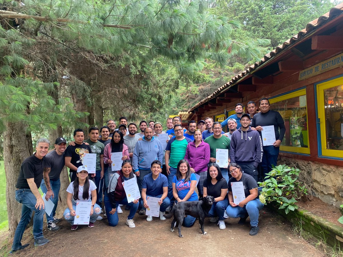 Virtual_5's tweet photo. El trabajo en equipo es un hábito que se puede incubar en las organizaciones. Si te interesa te podemos ayudar.

#trabajoenequipo #teambuilding #capacitacion https://t.co/lip8BIIt4u