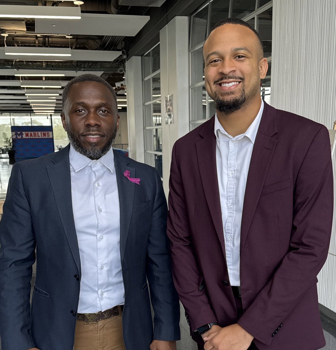 Setting the trend to bring professionalism back to the classroom. Men on Mondays dress professionally. Today’s Teachers Drip. 💯💪🏾🤘🏾💼👞👓 Let’s show the young men here how it’s done and what it should look like. <a href="/Coach_jeharris/">James Harris</a> join the movement, appreciate you bro. 💯🏀