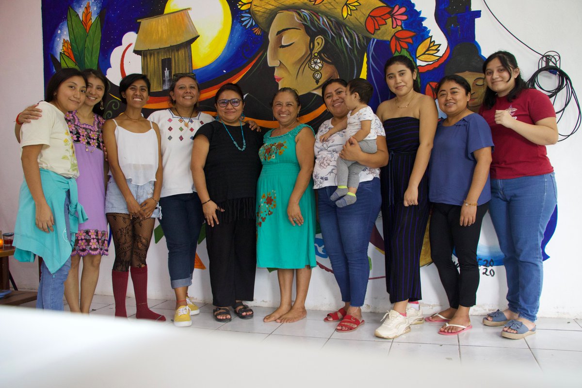 Las integrantes de la Casa de la Mujer Indígena y Afromexicana participamos en el taller: “Juntas tejemos el Sak Bej de los cuidados de nuestra casa”. 🫀🛖

🙏🏽✨Agradecemos las intervenciones y los conocimientos compartidos de nuestras talleristas:  Alika Santiago e Ileana May.♥️