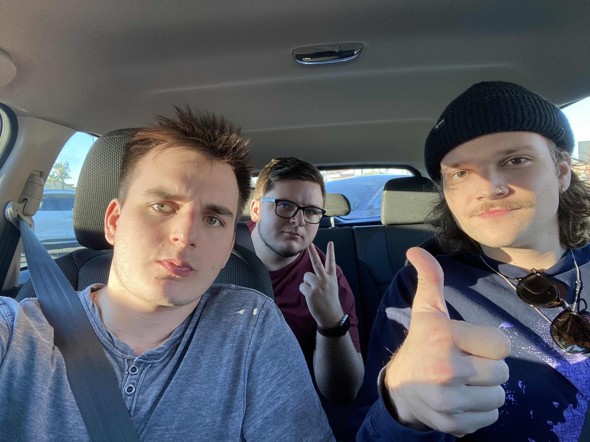 trace (@trace___w) on Twitter photo From meeting cool people at the convention, gambling on the strip, and unboxing a cs knife with the homies, #TwitchCon is now over!
Seriously seriously love all these people and the amazing times they brought, looking forward to next year :D <a href="/CMunchey/">chris ( ͡o ͜ʖ ͡o)</a> From meeting cool people at the convention, gambling on the strip, and unboxing a cs knife with the homies, #TwitchCon is now over!
Seriously seriously love all these people and the amazing times they brought, looking forward to next year :D <a href="/CMunchey/">chris ( ͡o ͜ʖ ͡o)</a>