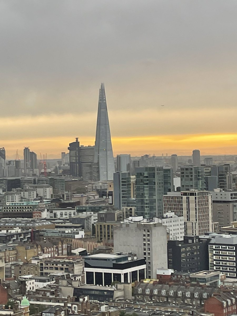 Pipes_n_pumps's tweet photo. Bucket list item ticked off with an awesome visit to the helipad @LDNairamb @RoyalLondonHosp @NHSBartsHealth this afternoon! A privilege to be shown around by the Charity team and crew #AdvancedTraumaTeam https://t.co/bWuXvdH0DU