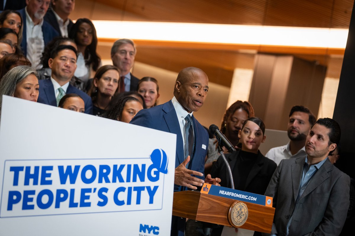 🏙️New York City now has 4.7 MILLION jobs - the most in NYC History! 📈 We recovered all the jobs lost during the pandemic one year faster than predicted. From apprenticeships to small businesses, our economic recovery is full speed ahead. Here's to more jobs in NYC!