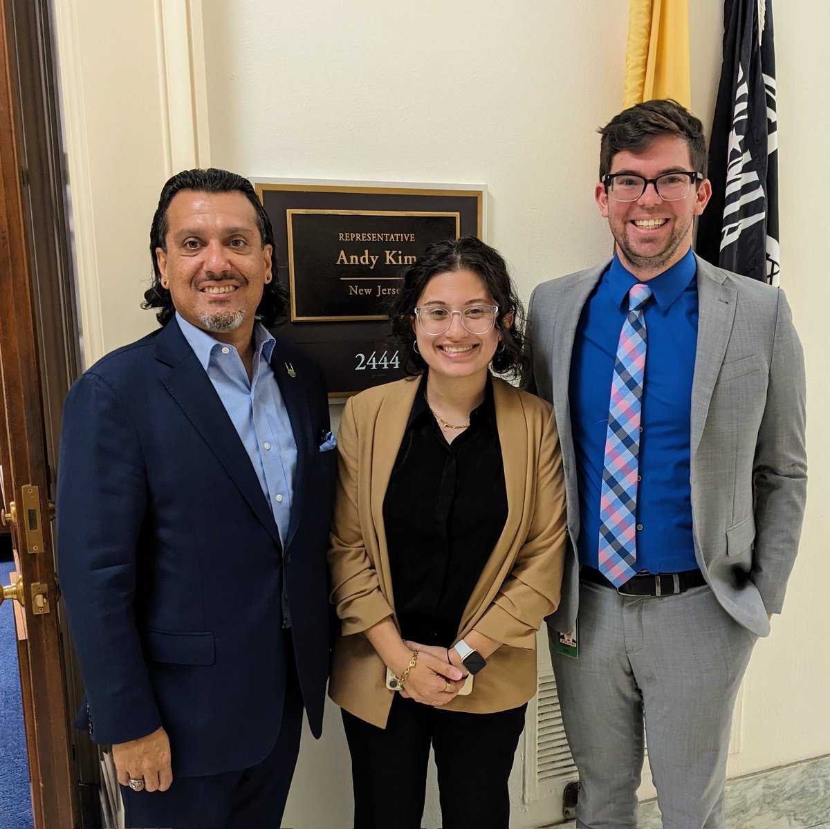 IRUSAdvocacy's tweet photo. #IRUSA Sr Advisor for #Advocacy JSW held a lobby meeting at the #CapitolHill Office of @RepAndyKimNJ (NJ-3) with staff Marshall Burkhardt &amp; Rawan Abhari. They discussed IR's legislative priority to protect &amp; expand #SNAP benefits in a #FarmBill Reauthorization. #EndHungerNow https://t.co/HXI8V48Idy