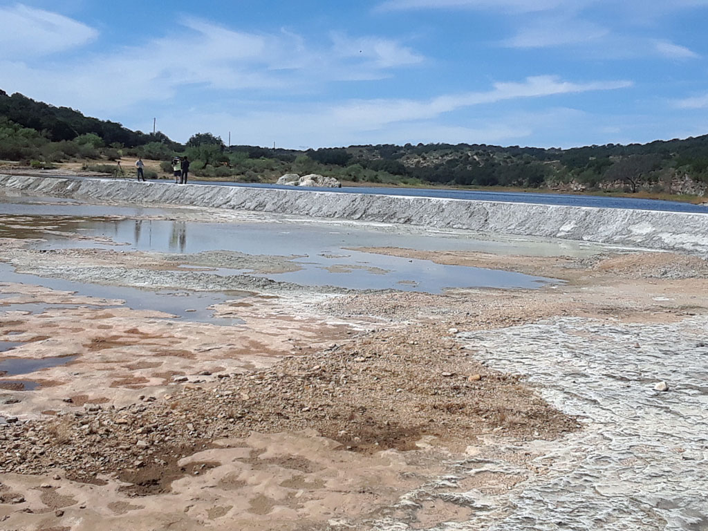 Those d@m# dams! TPWD orders removal of illegal #dam on #LlanoRiver tributary. #water #highlandlakes rb.gy/ywcz0