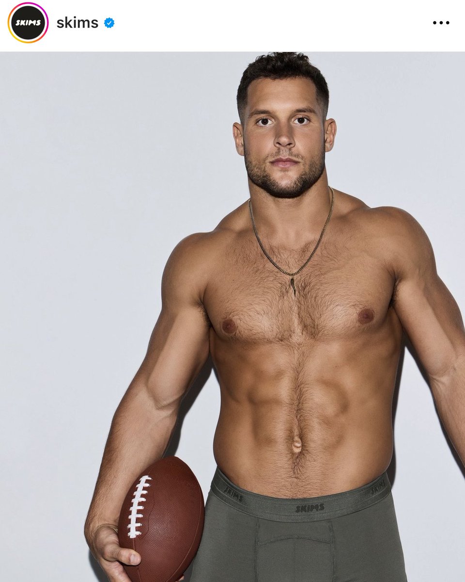 jtrain56's tweet photo. Women: “I love skims because it’s for real women with real curves!”

(Skims for men ad campaign comes out with professional athletes who have 8 packs wearing them)

Women: “Kim nails it again!” https://t.co/xWyz8t4cOs