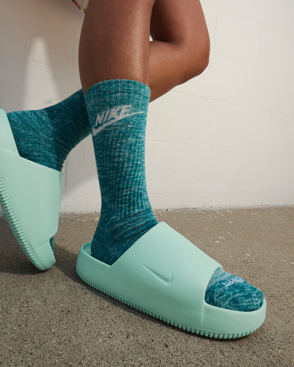 SOLELINKS's tweet photo. Ad: 20% off Women's Nike Calm Slides 'Jade Ice' at $40 + shipping, use code MEMBER20 => https://t.co/MvHhXmoCZG https://t.co/088vieQjMZ