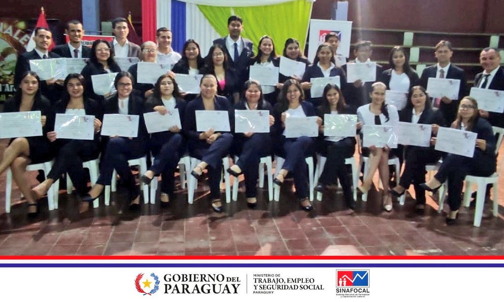 Sinafocal's tweet photo. 👩🏻‍💻 El @Sinafocal, a través de la Dirección del #REIFOCAL, formó a 29 instructores de la localidad de Dr. Botrell y comunidades vecinas del departamento de Guaira, quienes han culminado satisfactoriamente el curso Itinerario Formativo del instructor - IFI.🧵 https://t.co/A02k13URji