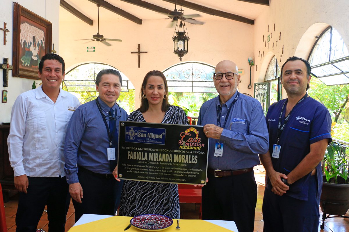 CasaMission's tweet photo. Feliz cumpleaños a nuestra querida directora general
Fabiola Miranda  y felicidades por el reconocimiento otorgado el día de hoy por el @Hosp_MSM , se reconoce su  incansable labor en pro de la donación de sangre en Cozumel.
#CasaMissionRestaurant #Cozumel https://t.co/QgNxNPzKEO