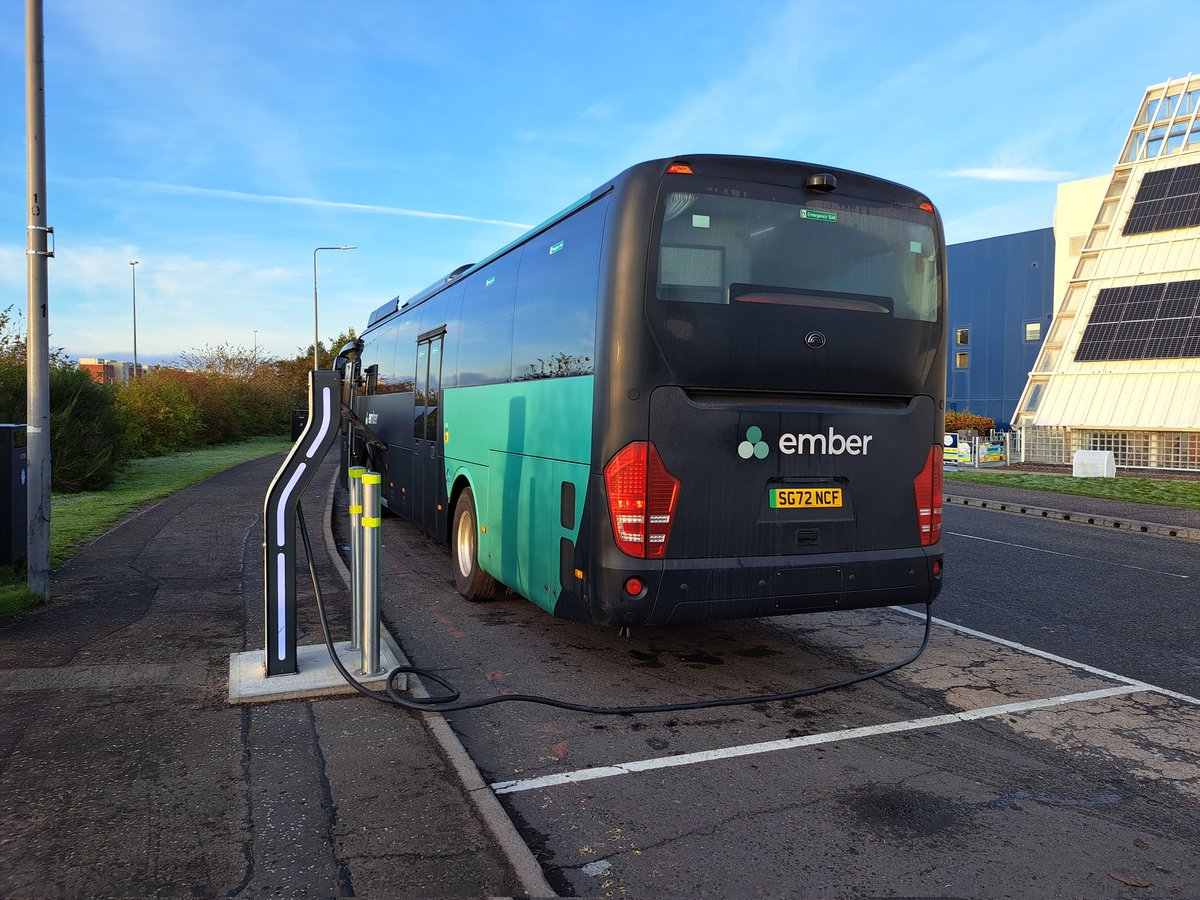richdfrost's tweet photo. Ember charge point and bus stop at Dundee Grassmarket https://t.co/1GyAhNFO59